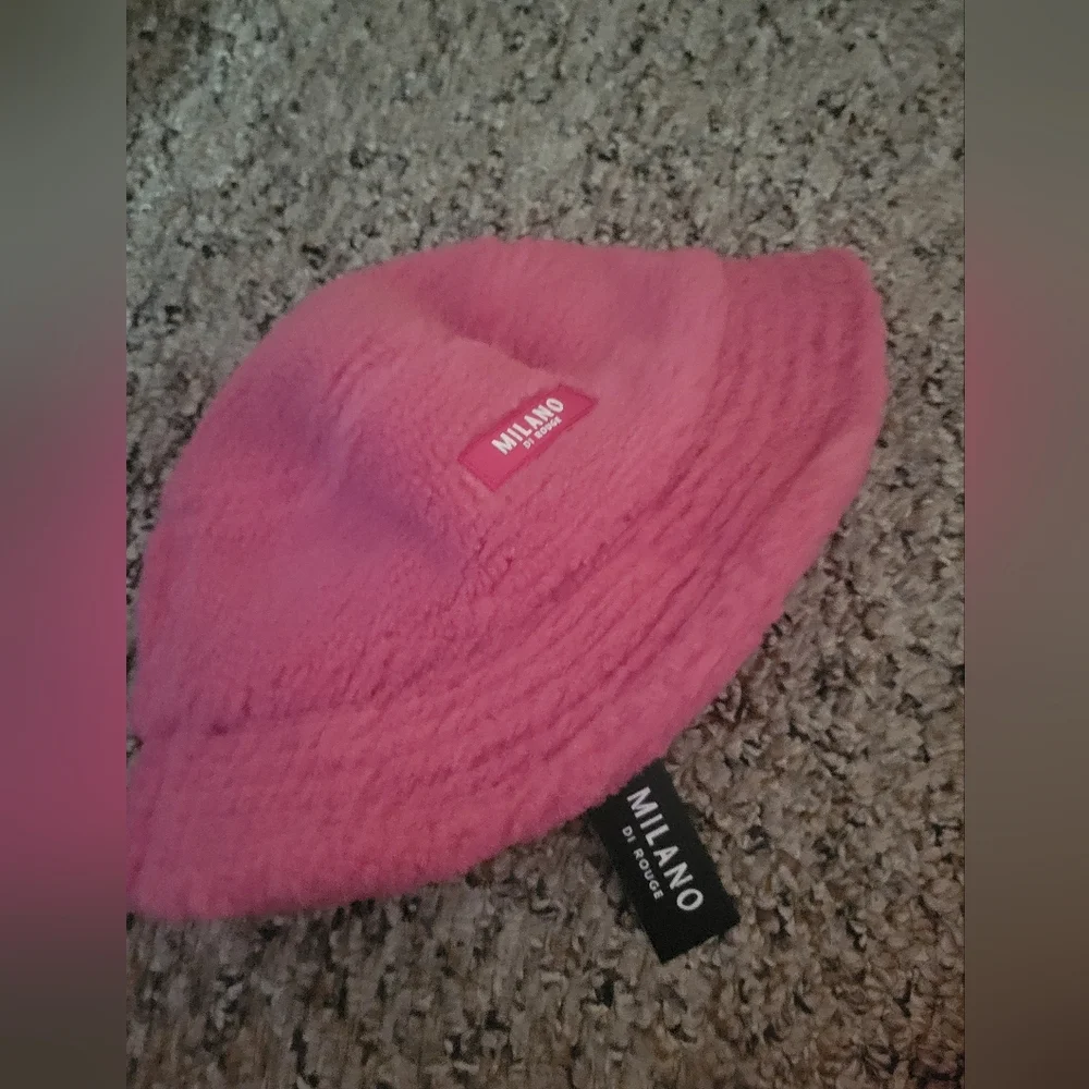Milano Di Rouge NWT Fuzzy Pink Bucket‎ Hat Size Medium Ladies